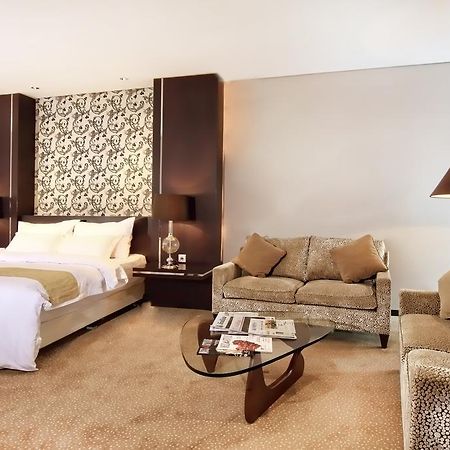 Grand Delta Hotel Medan Luaran gambar