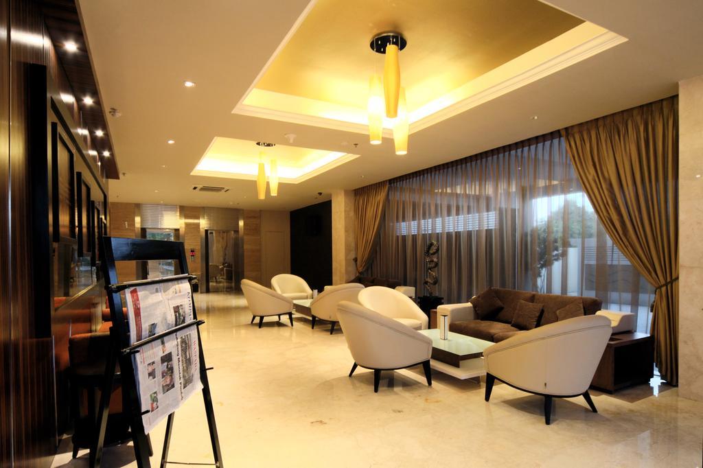 Grand Delta Hotel Medan Luaran gambar